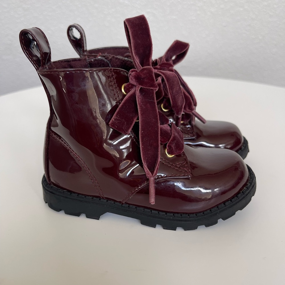 Toddler boots, fleece lined. Gently used. Size 6. From H&M